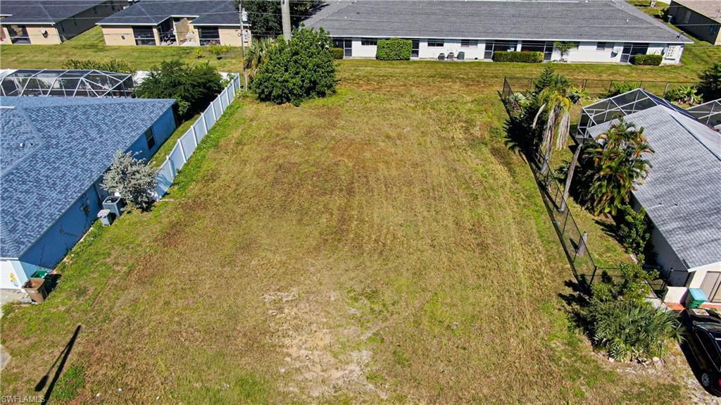 Image 2 of property listing at 933 Cape Coral PKWY W, Cape Coral, FL 33914