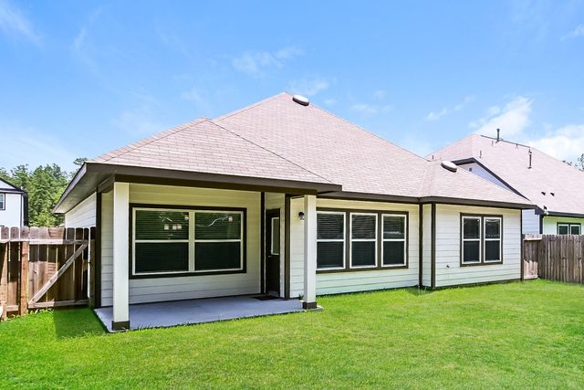 17686 Cedar Crest Drive, Conroe, TX 77306