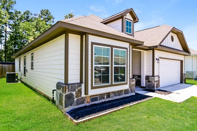 17686 Cedar Crest Drive, Conroe, TX 77306