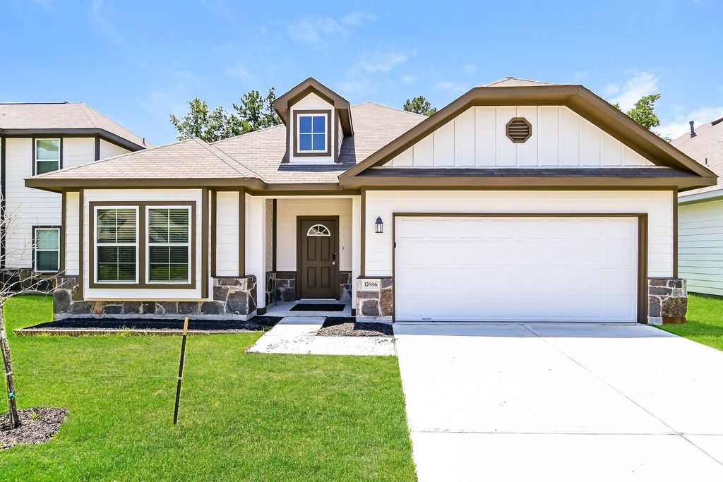 17686 Cedar Crest Drive, Conroe, TX 77306