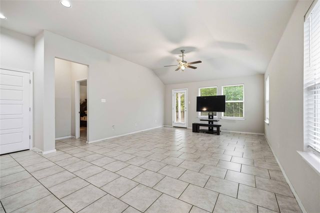 107 Saranac DR, Elgin, TX 78621