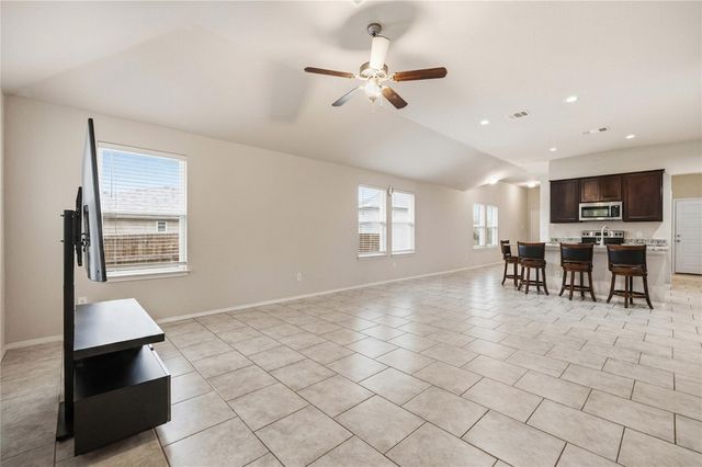 107 Saranac DR, Elgin, TX 78621
