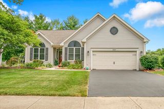 367 Wildwood Drive, North Aurora, IL 60542