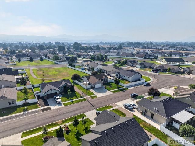 4543 Hershey Loop, Chubbuck, ID 83202