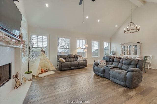 4357 Fox River Lane, Bryan, TX 77802