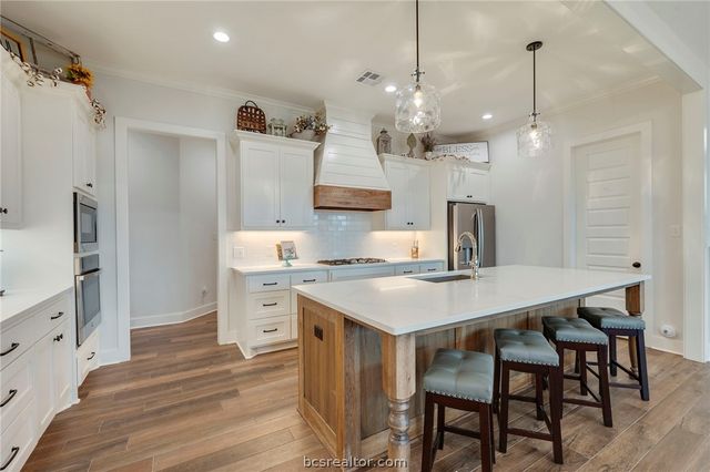 4357 Fox River Lane, Bryan, TX 77802