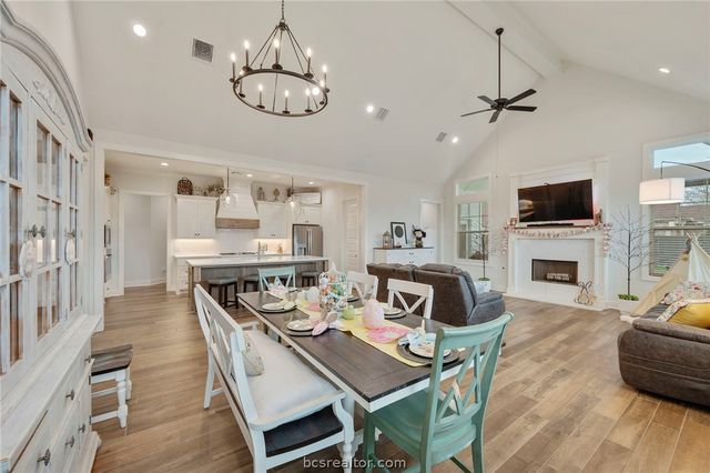 4357 Fox River Lane, Bryan, TX 77802