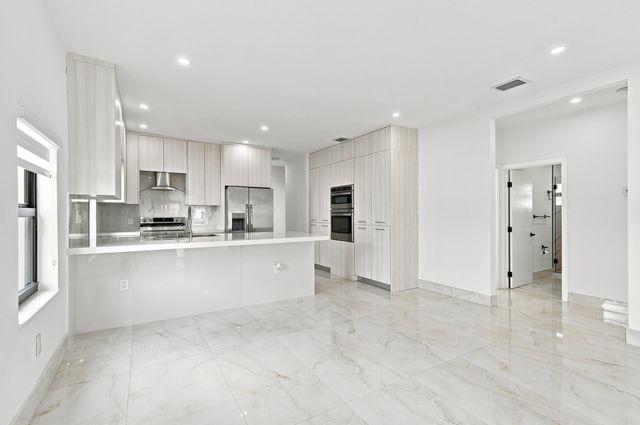 2239 SW 10TH Street, Miami, FL 33135