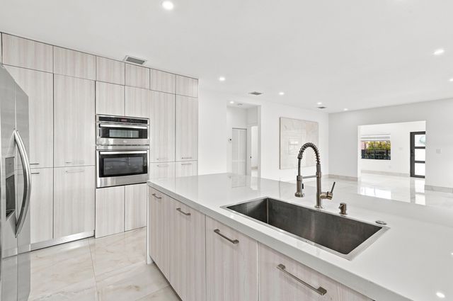 2239 SW 10TH Street, Miami, FL 33135