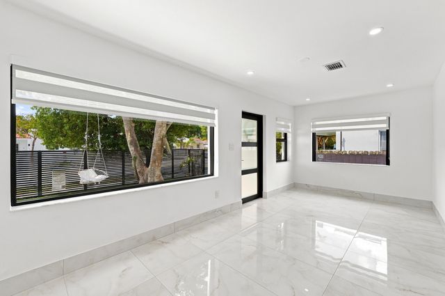 2239 SW 10TH Street, Miami, FL 33135