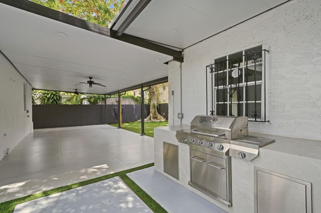 2239 SW 10TH Street, Miami, FL 33135