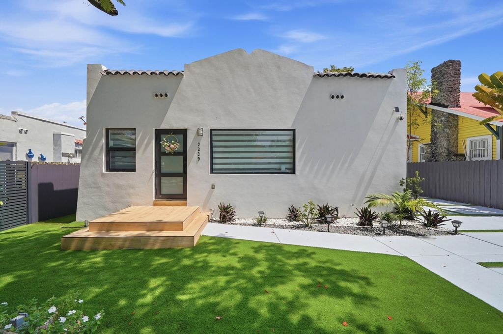 2239 SW 10TH Street, Miami, FL 33135