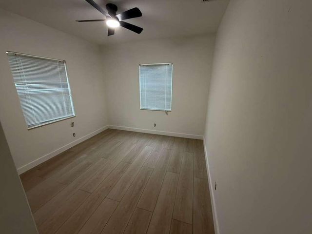 135 SE 4th Street, Hallandale Beach, FL 33009