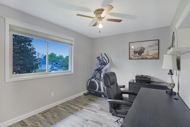 1239 Ruby Lane, Shakopee, MN 55379