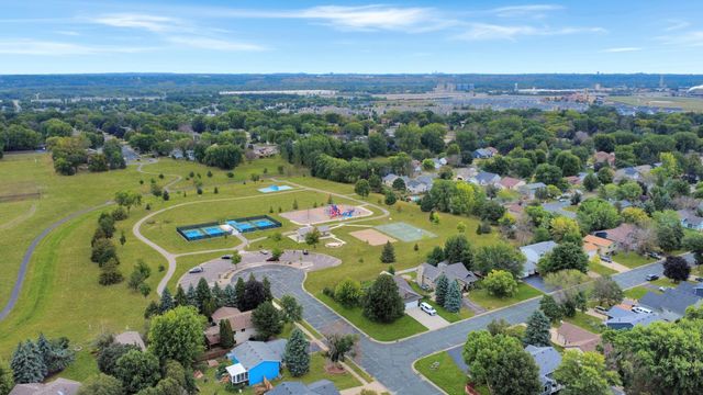 1239 Ruby Lane, Shakopee, MN 55379