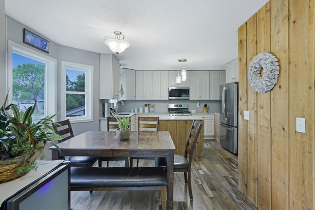 1239 Ruby Lane, Shakopee, MN 55379