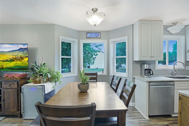 1239 Ruby Lane, Shakopee, MN 55379