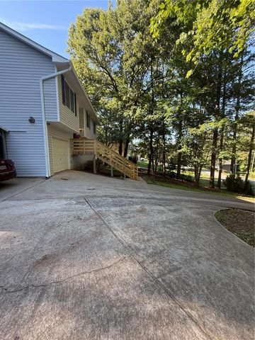 110 Balouse Gilley Drive, Carrollton, GA 30116
