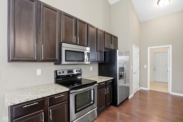7068 Summer Oak Drive, Noblesville, IN 46062