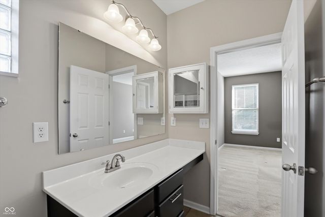 7068 Summer Oak Drive, Noblesville, IN 46062