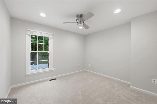 3244 DUCK POND CT, Herndon, VA 20171