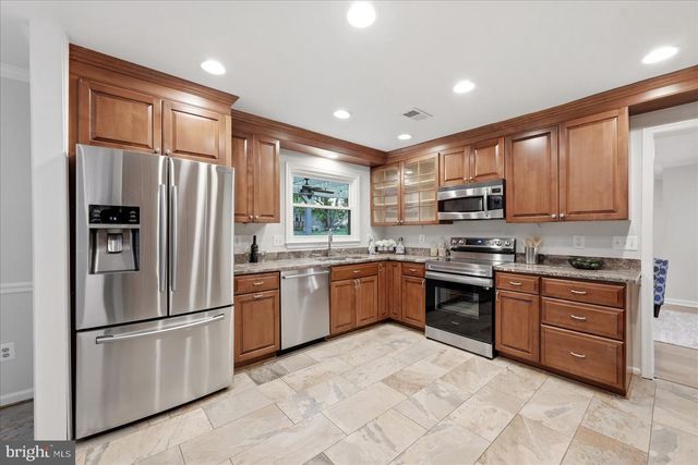 3244 DUCK POND CT, Herndon, VA 20171