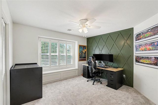 11579 S Skyview Lane, Olathe, KS 66061
