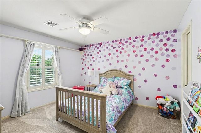 11579 S Skyview Lane, Olathe, KS 66061