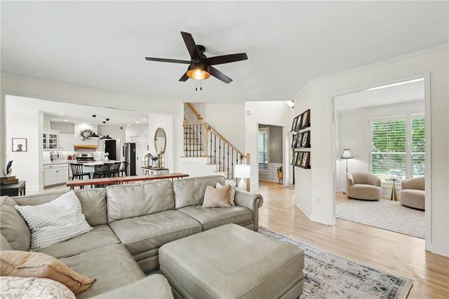 11579 S Skyview Lane, Olathe, KS 66061