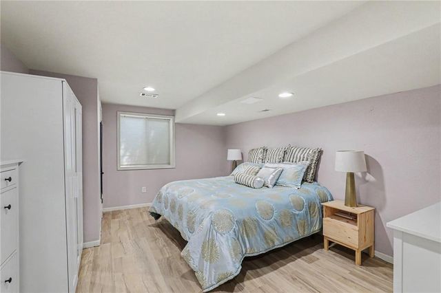 11579 S Skyview Lane, Olathe, KS 66061