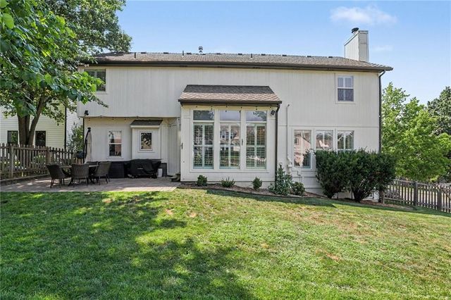 11579 S Skyview Lane, Olathe, KS 66061