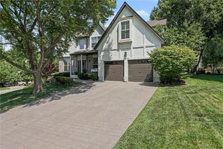 11579 S Skyview Lane, Olathe, KS 66061