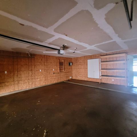 104 Holly Circle, Levelland, TX 79336