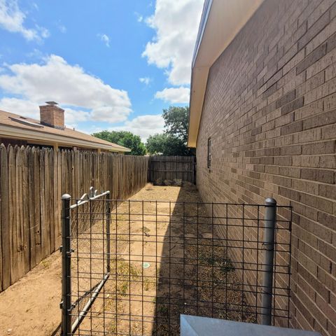 104 Holly Circle, Levelland, TX 79336