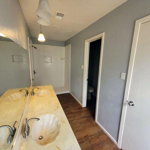 104 Holly Circle, Levelland, TX 79336