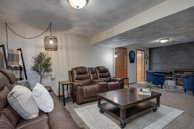 1015 N Willard Avenue, Janesville, WI 53545