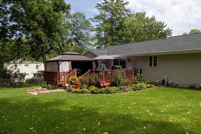 1015 N Willard Avenue, Janesville, WI 53545