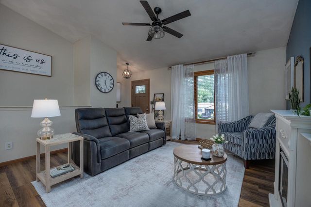 1015 N Willard Avenue, Janesville, WI 53545