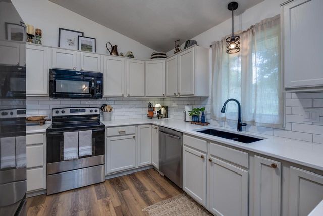 1015 N Willard Avenue, Janesville, WI 53545