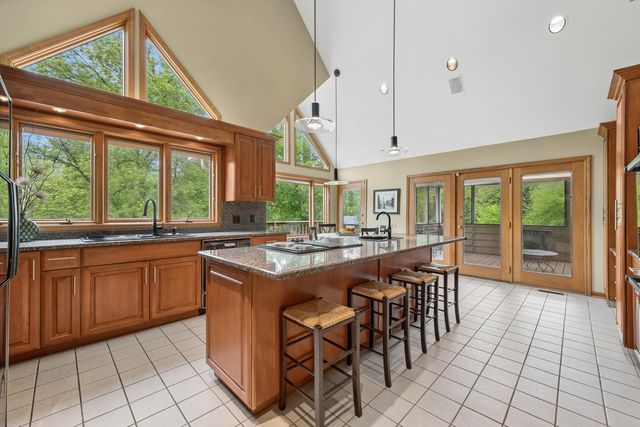 6414 Vermont Trail, Crystal Lake, IL 60012