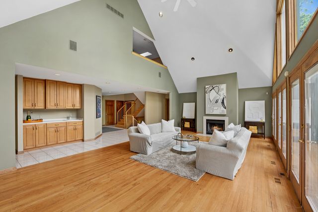 6414 Vermont Trail, Crystal Lake, IL 60012