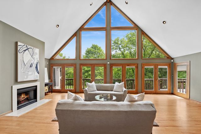6414 Vermont Trail, Crystal Lake, IL 60012