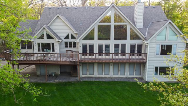 6414 Vermont Trail, Crystal Lake, IL 60012