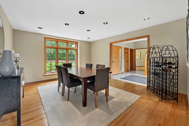 6414 Vermont Trail, Crystal Lake, IL 60012