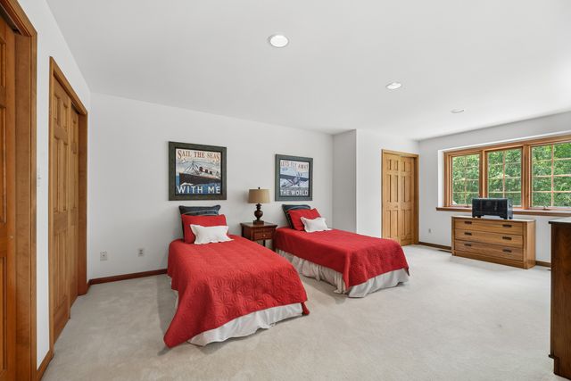 6414 Vermont Trail, Crystal Lake, IL 60012