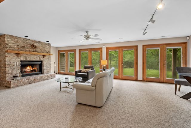 6414 Vermont Trail, Crystal Lake, IL 60012