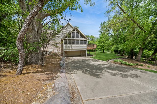 6414 Vermont Trail, Crystal Lake, IL 60012
