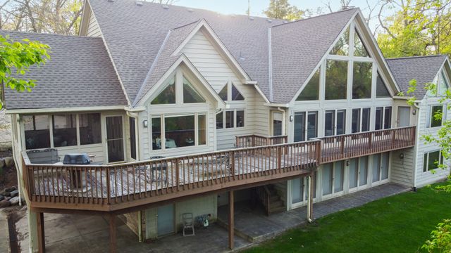 6414 Vermont Trail, Crystal Lake, IL 60012