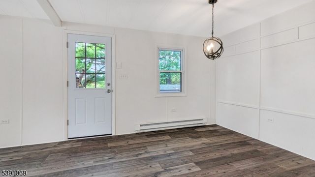 9 Greenwich Dr, High Bridge Boro, NJ 08829