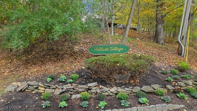 9 Greenwich Dr, High Bridge Boro, NJ 08829